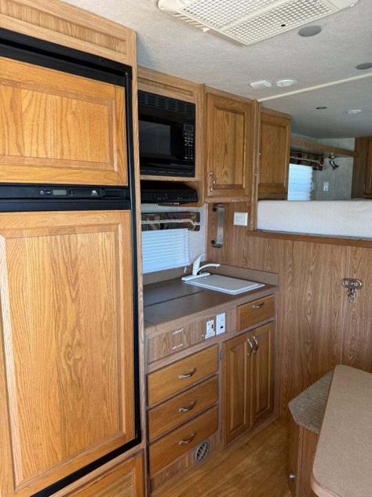 Used 2004 Silver Star 8312 Horse Trailer