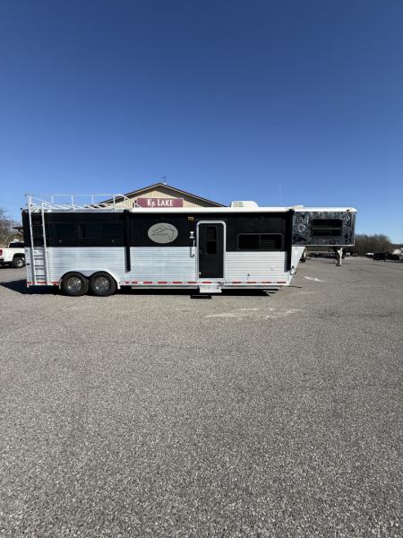 Used 2004 Silver Star 8312 Horse Trailer