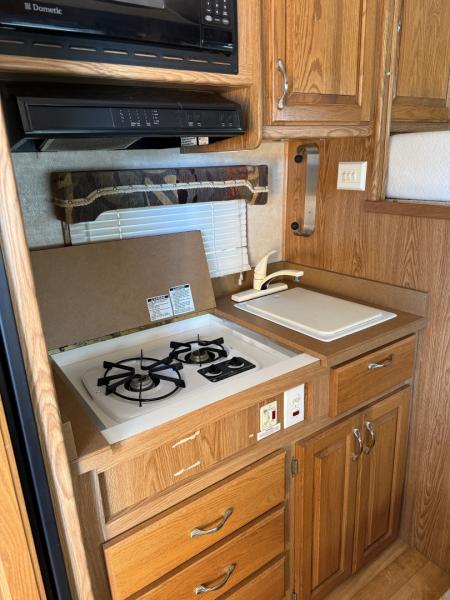 Used 2004 Silver Star 8312 Horse Trailer