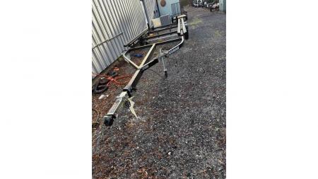 Used 2026 Karavan Pontoon Trailer or Mid-Size Boat Trailer