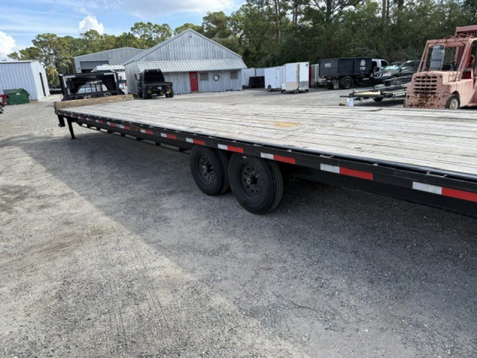 Used 2025 East Texas Trailers 8 x 40 Gooseneck Deckover Trailer – 14,000 lb GVWR | Heavy Duty Equipment & Car Hauler Trailer