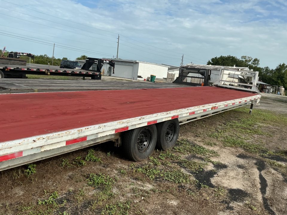 Used 2023 East Texas Trailers 40 Ft Gooseneck Hot Shot Trailer – 15,680 GVWR | Low Boy Flatbed Flatbed Trailer