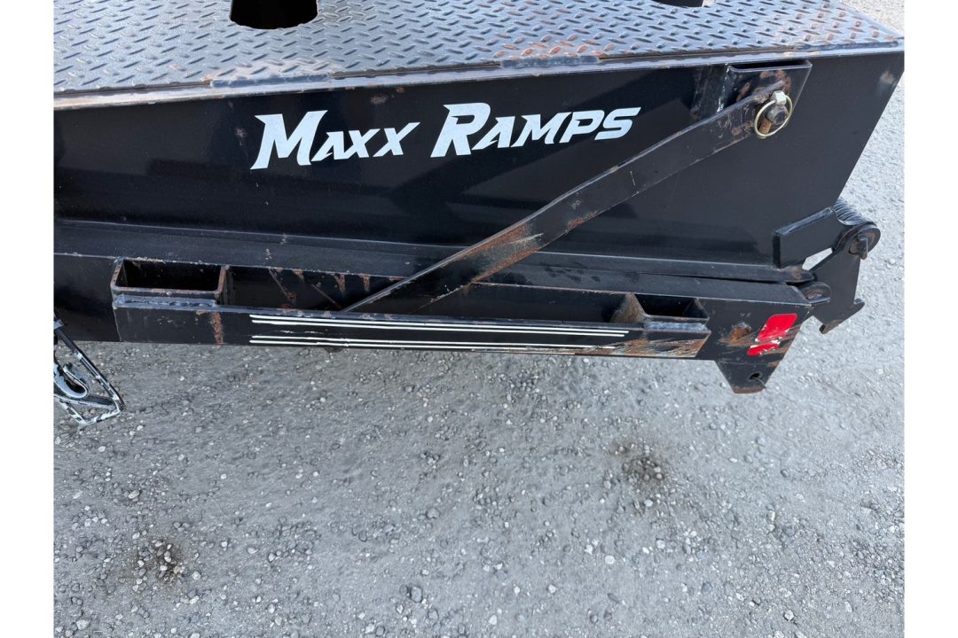Used 2024 Trail Maxx 40 Ft Gooseneck Equipment Trailer Tandem with Mega Ramps Flatbed Trailer