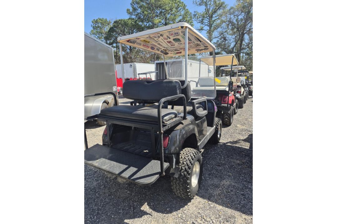Used 2010 Yamaha Black 4 Seater Gas Golf Cart Golf Cart