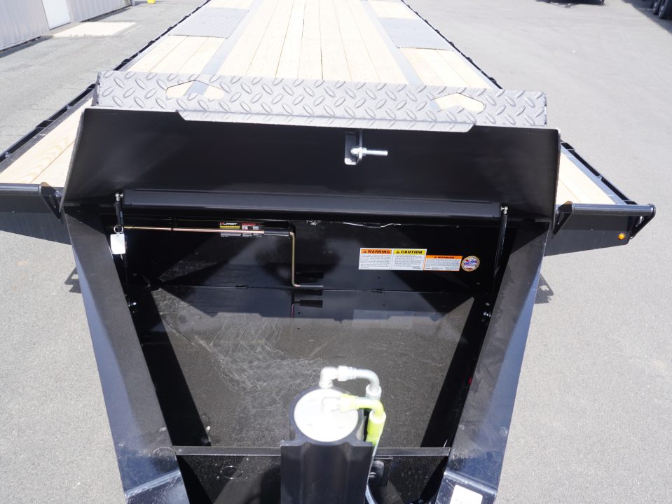 New 2026 Diamond C Trailers DET207 22ft Deckover Tilt Tilt Trailer