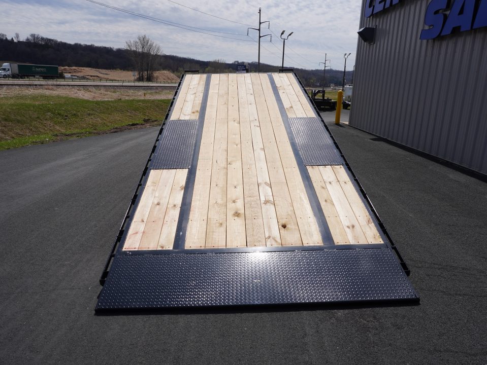 New 2026 Diamond C Trailers DET207 22ft Deckover Tilt Tilt Trailer