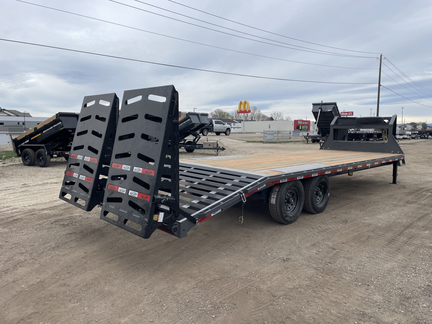 New 2026 Dura-Haul 8x20+5 16k Gooseneck Flatbed Trailer