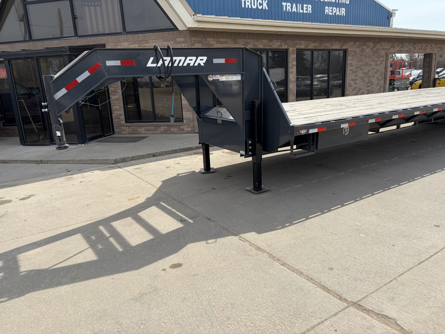 Used 2023 Lamar Trailers Gooseneck Deckover Trailer