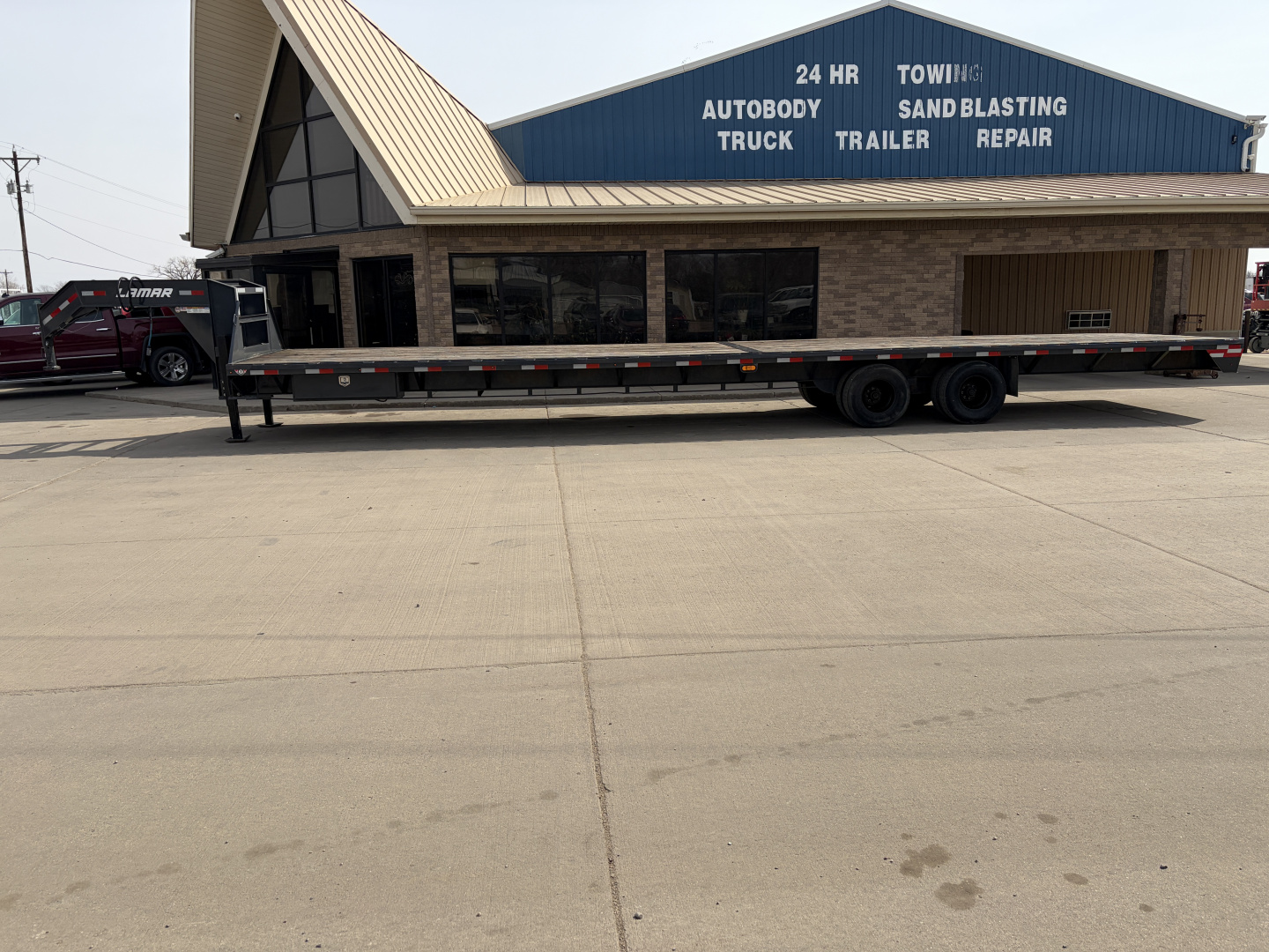 Used 2023 Lamar Trailers Gooseneck Deckover Trailer