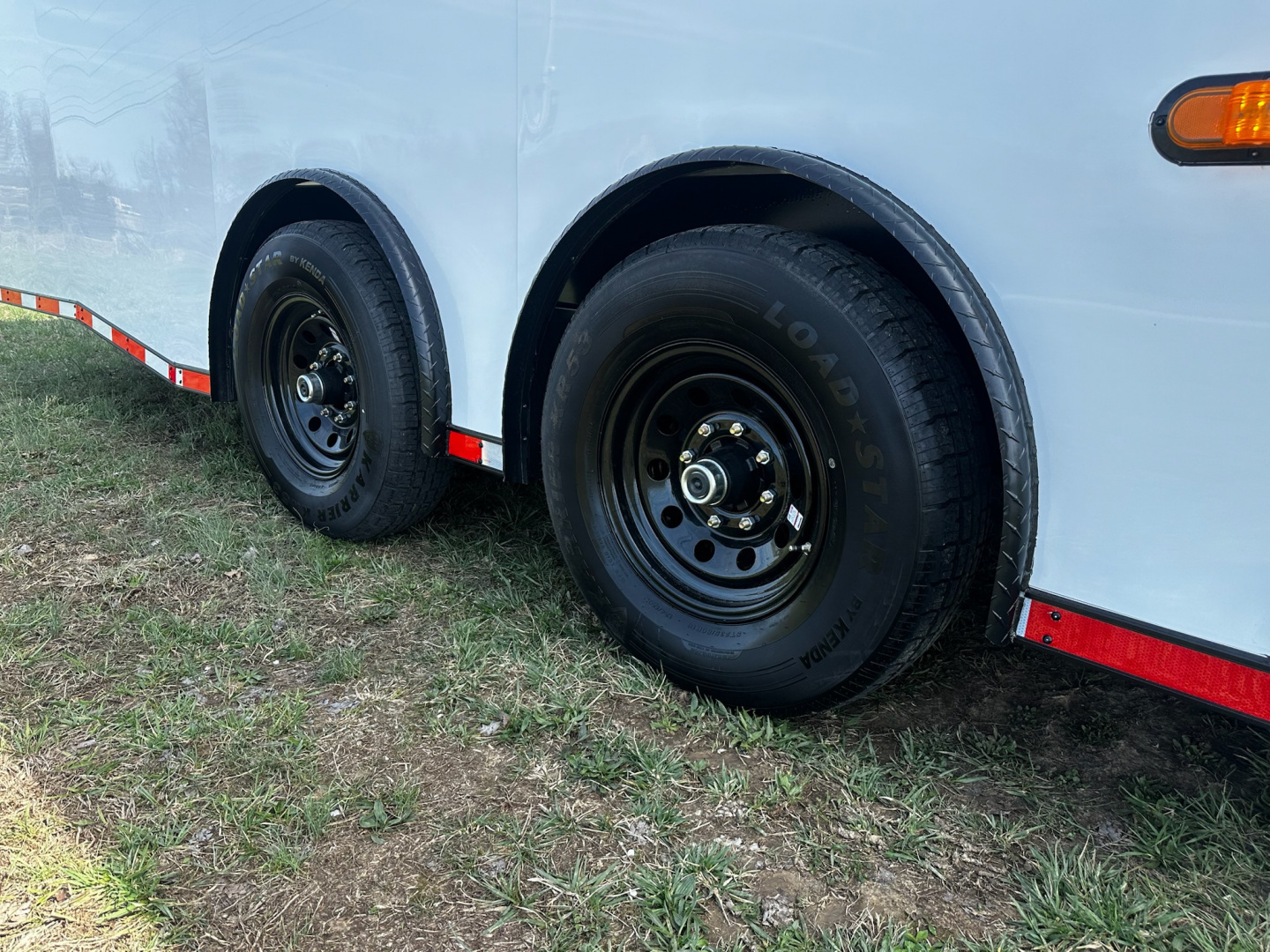 New 2026 Luxe 8.5x28 Race Trailer - Finished Interior- 7000lb Spread Torsion - Full Escape Door-Removable Fender