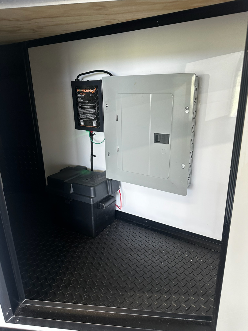 New 2026 Luxe 8.5x28 Race Trailer - Finished Interior- 7000lb Spread Torsion - Full Escape Door-Removable Fender