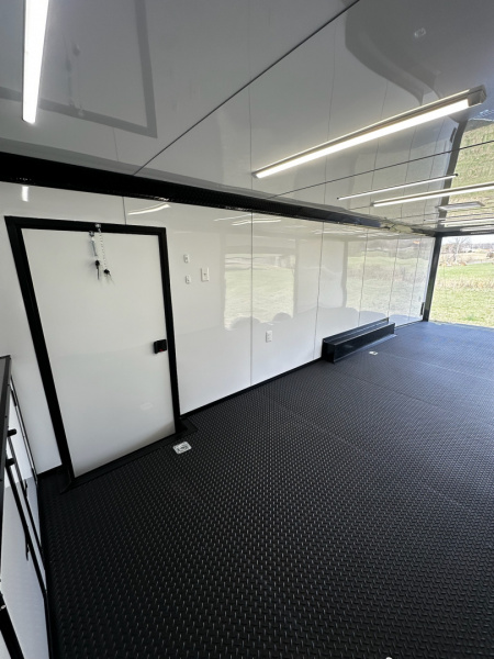 New 2026 Luxe 8.5x28 Race Trailer - Finished Interior- 7000lb Spread Torsion - Full Escape Door-Removable Fender