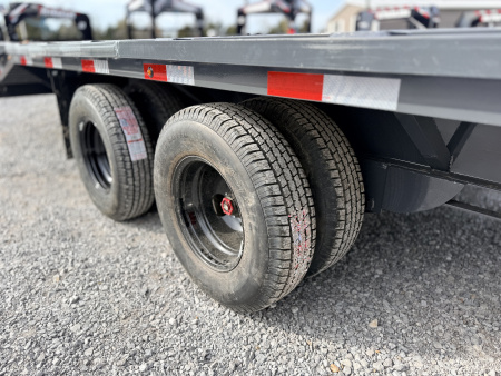 New 2026 Lamar Trailers 102X32 GOOSENECK 24K GVWR (MEGA RAMPS) Flatbed Trailer