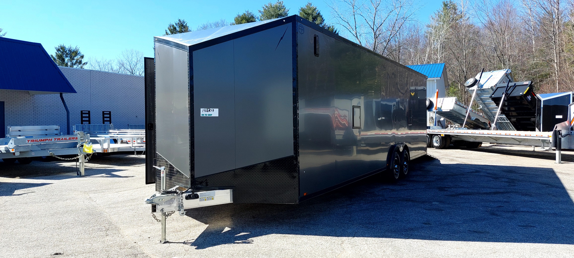 New 8 X 28 +2' VNOSE CAR HAULER ENCLOSED ALL ALUMINUM 5200# AXLES 2026 LIGHTNING