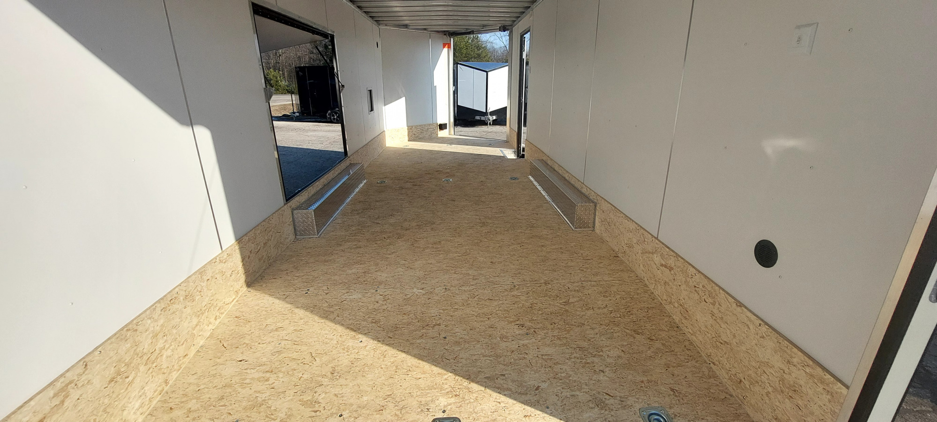 New 8' X 24 + 4 ENCLOSED CAR HAULER W/ SNOW PACKAGE SIDE ESCAPE DOOR ALL ALUMINUM 2026 LIGHTNING
