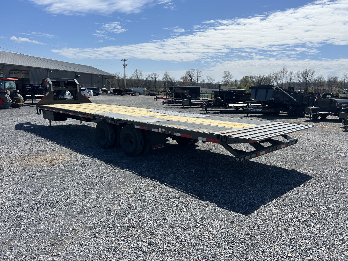 New 2026 MAXXD Hydraulic Dovetail Gooseneck Trailer | 32' x 102' 25K GVWR