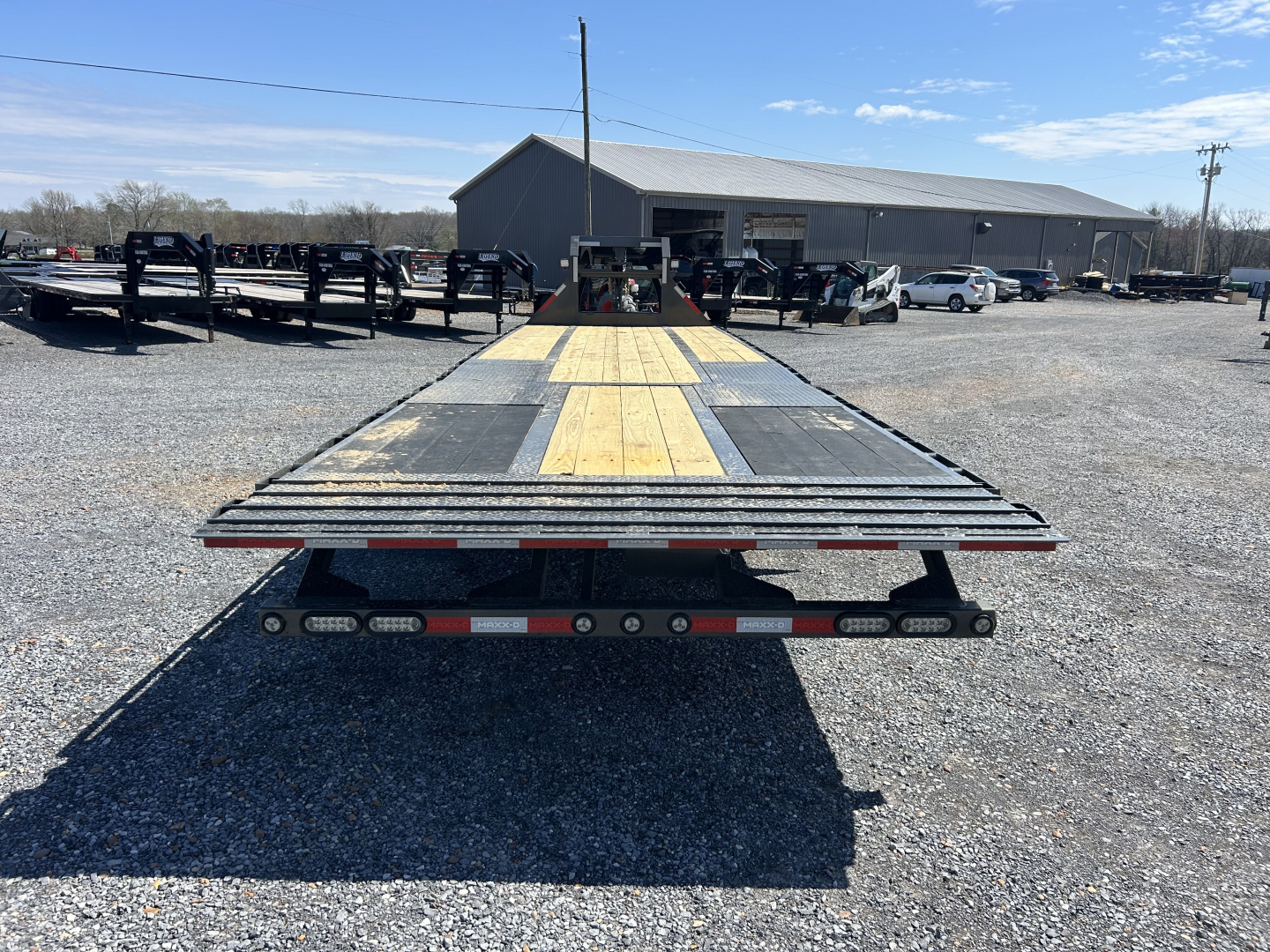 New 2026 MAXXD Hydraulic Dovetail Gooseneck Trailer | 32' x 102' 25K GVWR