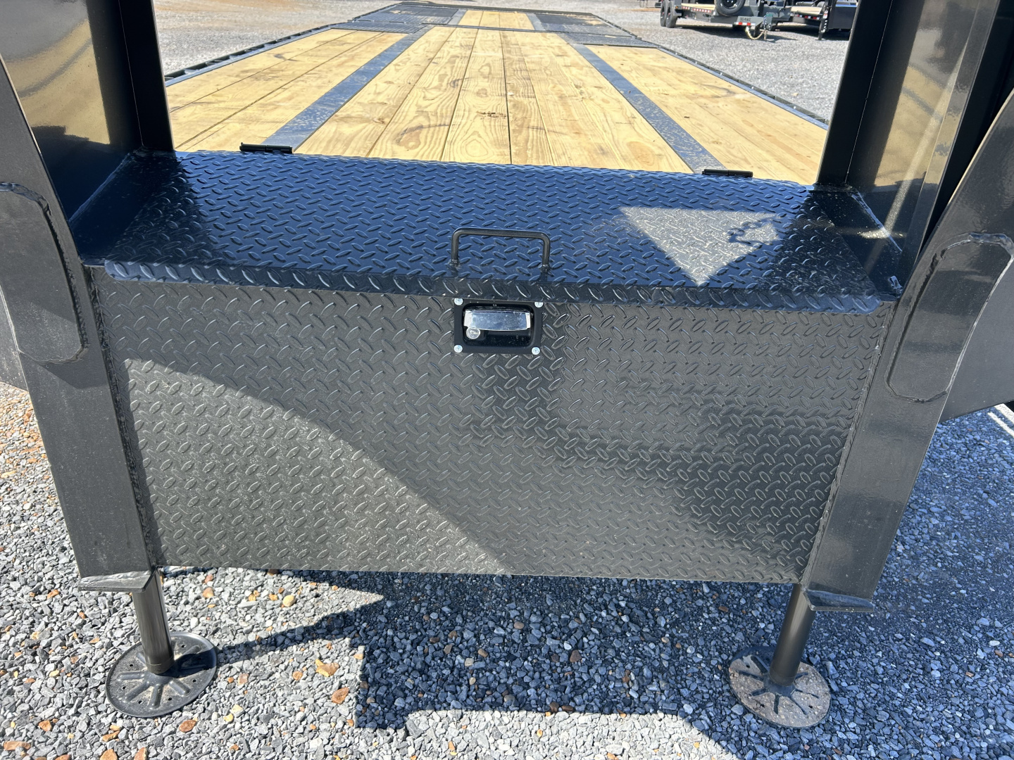 New 2026 MAXXD Hydraulic Dovetail Gooseneck Trailer | 32' x 102' 25K GVWR