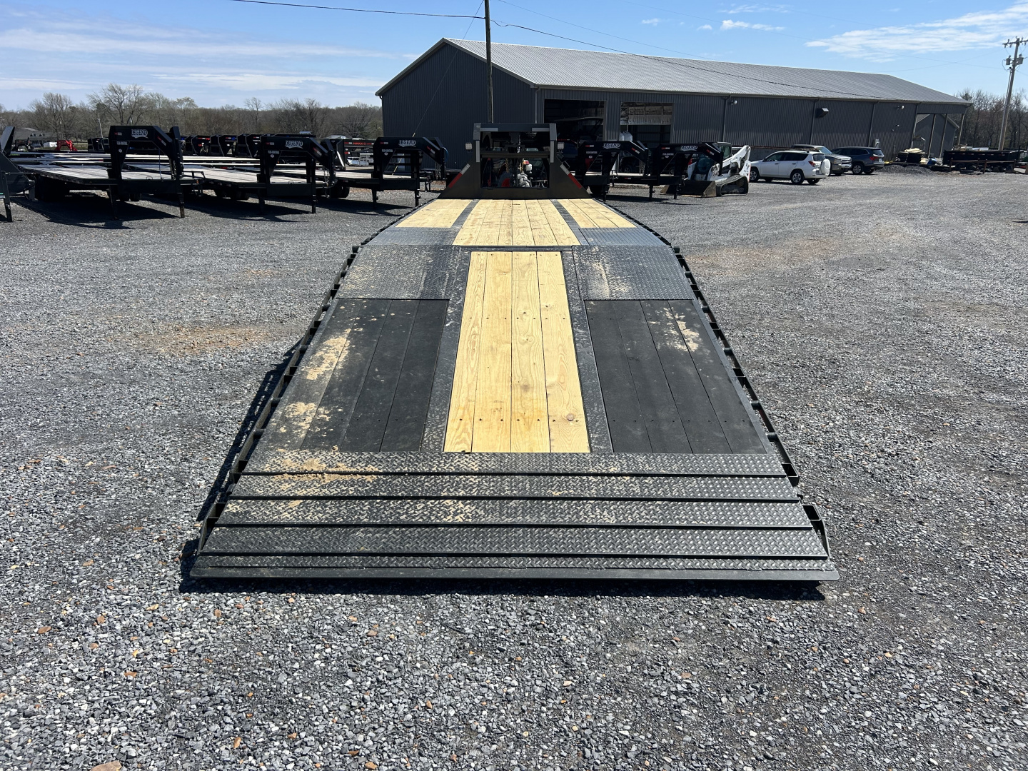 New 2026 MAXXD Hydraulic Dovetail Gooseneck Trailer | 32' x 102' 25K GVWR