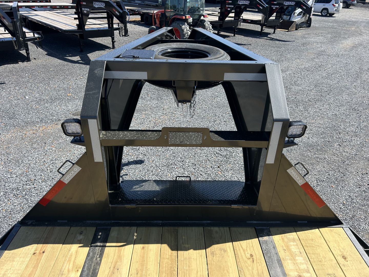 New 2026 MAXXD Hydraulic Dovetail Gooseneck Trailer | 32' x 102' 25K GVWR