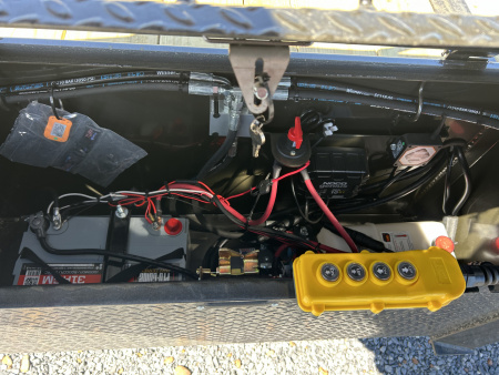 New 2026 MAXXD Hydraulic Dovetail Gooseneck Trailer | 32' x 102' 25K GVWR