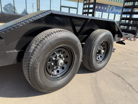 New #380648 2026 LOAD TRAIL GC 22 X 102 TANDEM AXLE 14K GOOSENECK EQUIPMENT HAULER W/ STAND UP RAMPS