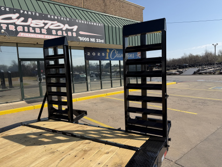 New #380648 2026 LOAD TRAIL GC 22 X 102 TANDEM AXLE 14K GOOSENECK EQUIPMENT HAULER W/ STAND UP RAMPS