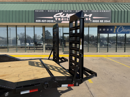 New #380648 2026 LOAD TRAIL GC 22 X 102 TANDEM AXLE 14K GOOSENECK EQUIPMENT HAULER W/ STAND UP RAMPS