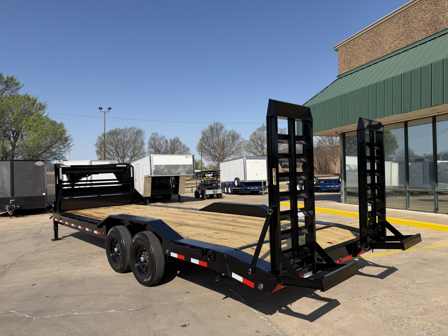 New #381198 2026 LOAD TRAIL GC 24 X 102 TANDEM AXLE 14K GOOSENECK EQUIPMENT HAULER W/ STAND UP RAMPS