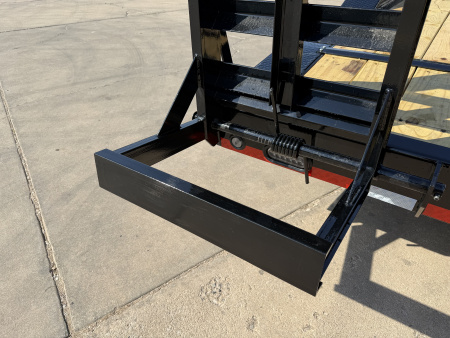 New #381198 2026 LOAD TRAIL GC 24 X 102 TANDEM AXLE 14K GOOSENECK EQUIPMENT HAULER W/ STAND UP RAMPS