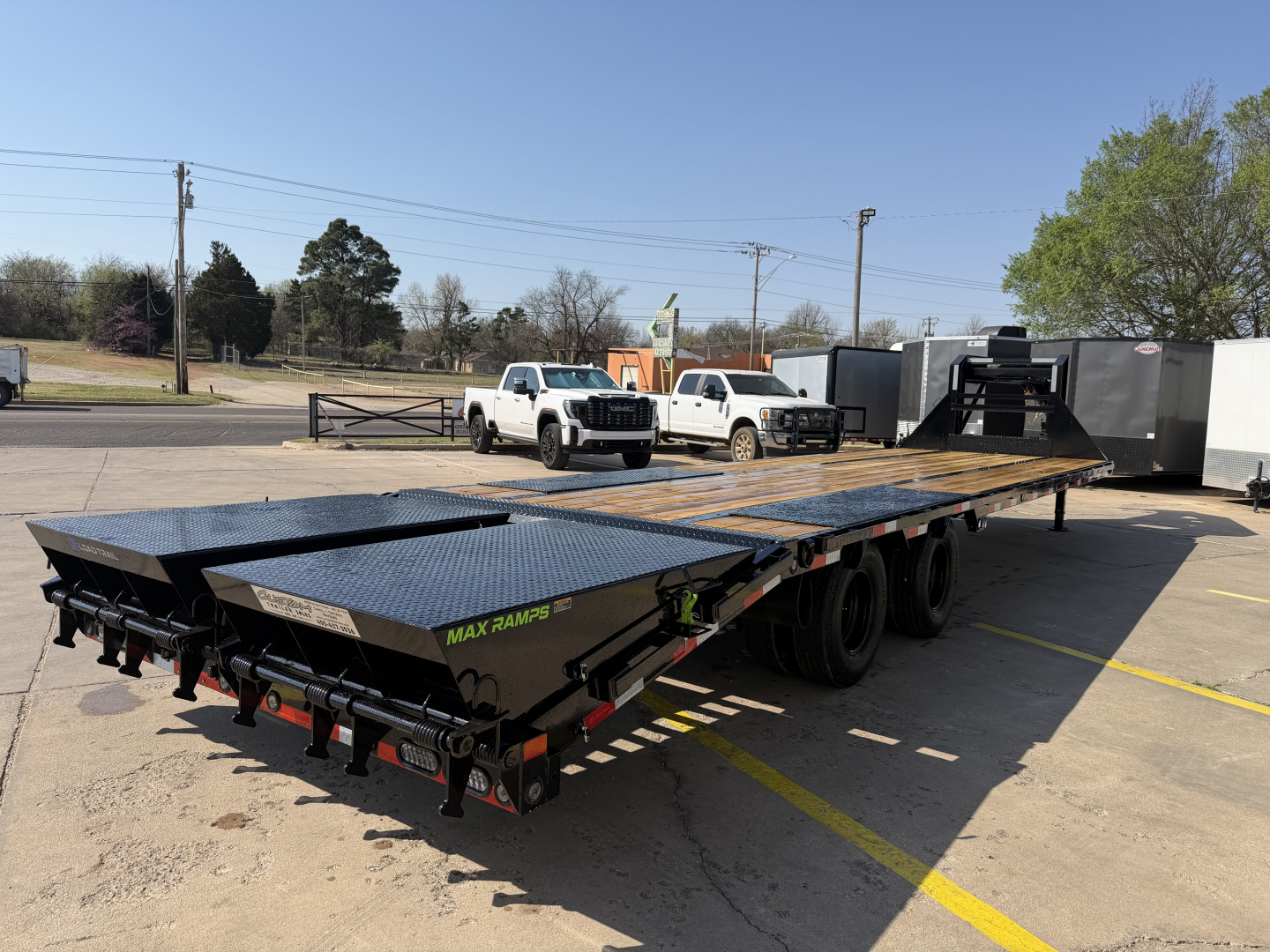 New #380415 2026 LOAD TRAIL GP 32 X 102 DUAL TANDEM LOW-PRO 24K GOOSENECK W/ MAX RAMPS