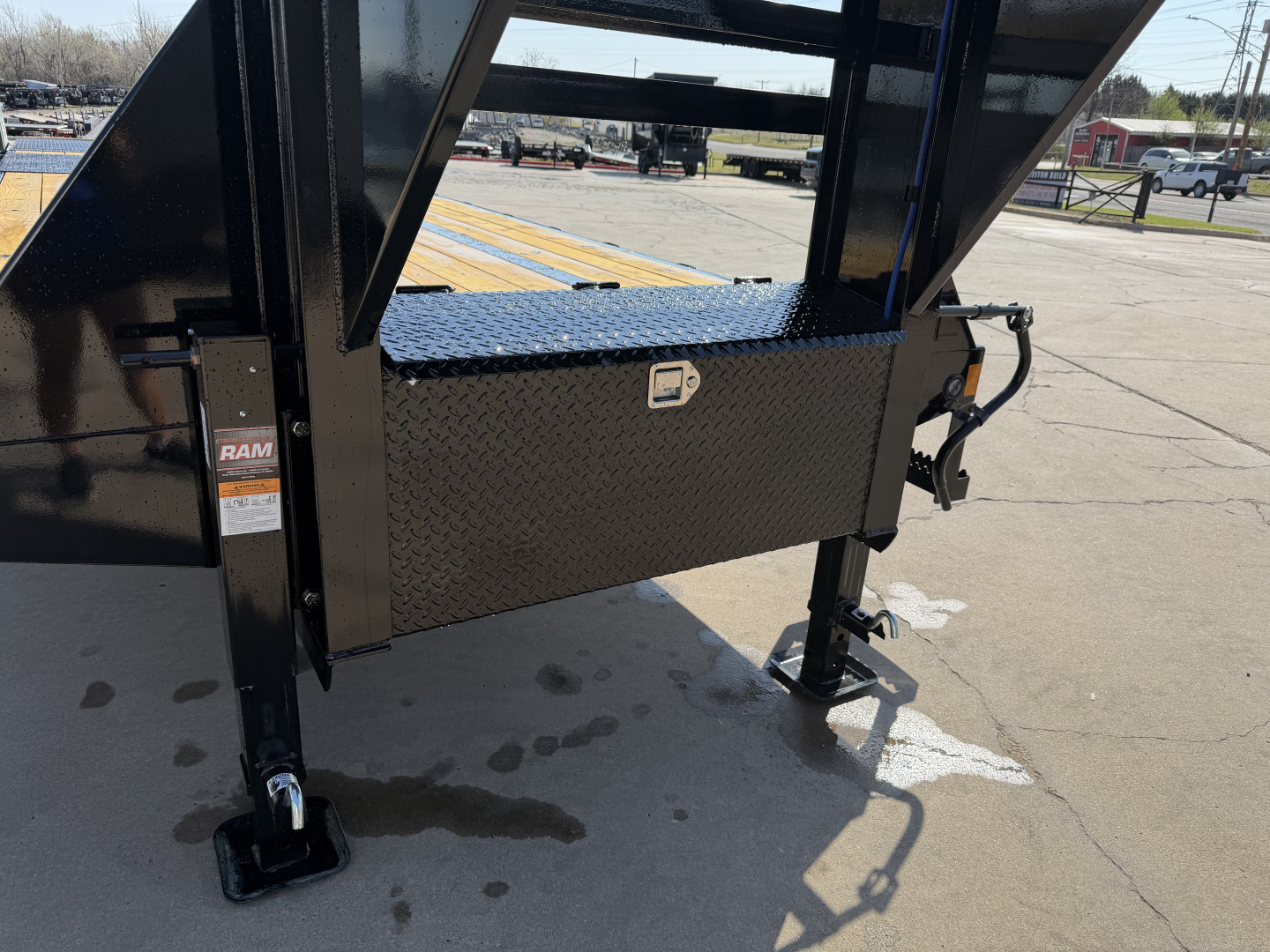 New #380415 2026 LOAD TRAIL GP 32 X 102 DUAL TANDEM LOW-PRO 24K GOOSENECK W/ MAX RAMPS