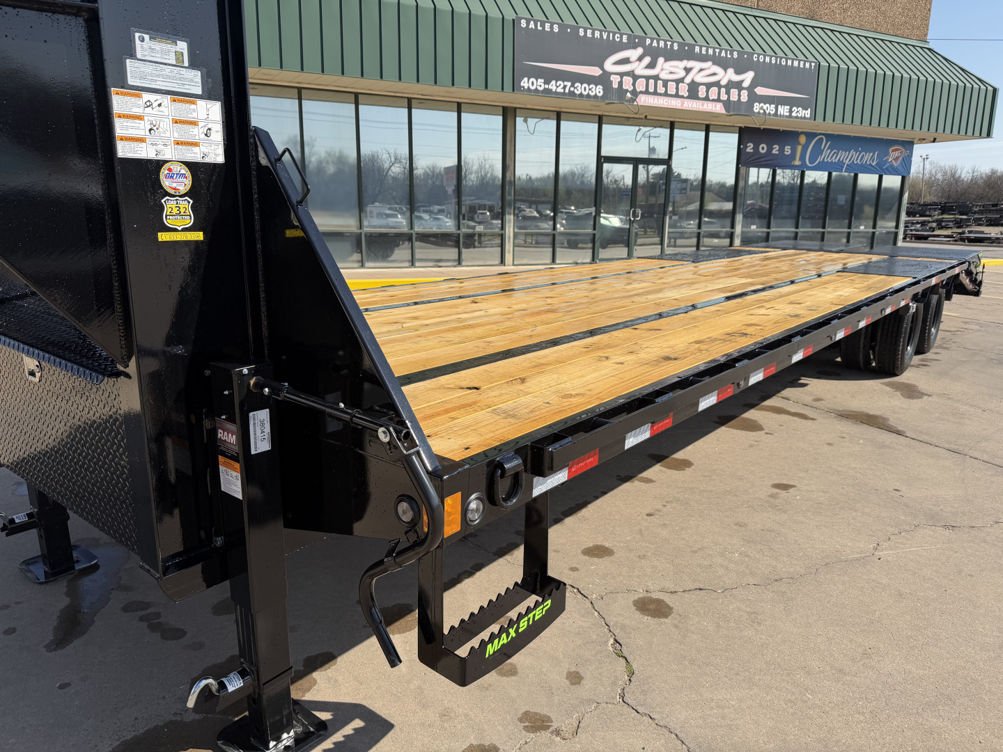 New #380415 2026 LOAD TRAIL GP 32 X 102 DUAL TANDEM LOW-PRO 24K GOOSENECK W/ MAX RAMPS