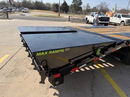 New #380415 2026 LOAD TRAIL GP 32 X 102 DUAL TANDEM LOW-PRO 24K GOOSENECK W/ MAX RAMPS