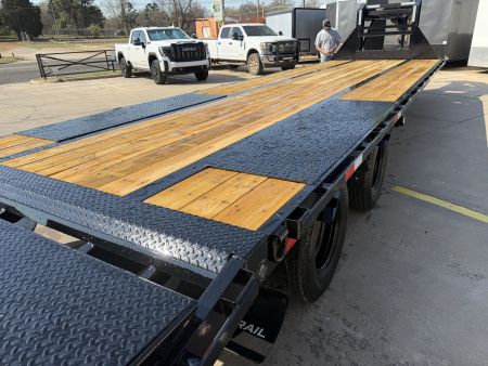 New #380415 2026 LOAD TRAIL GP 32 X 102 DUAL TANDEM LOW-PRO 24K GOOSENECK W/ MAX RAMPS