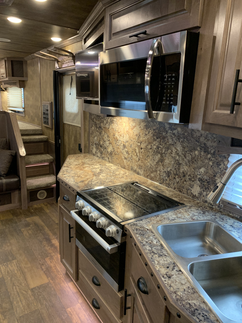 Used 2024 Lakota BH8416SR Horse Trailer