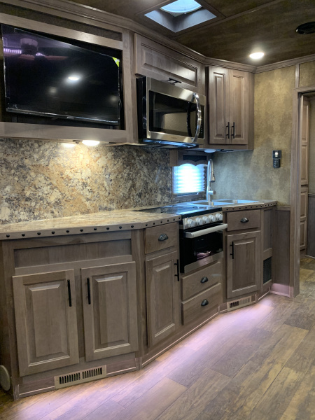 Used 2024 Lakota BH8416SR Horse Trailer