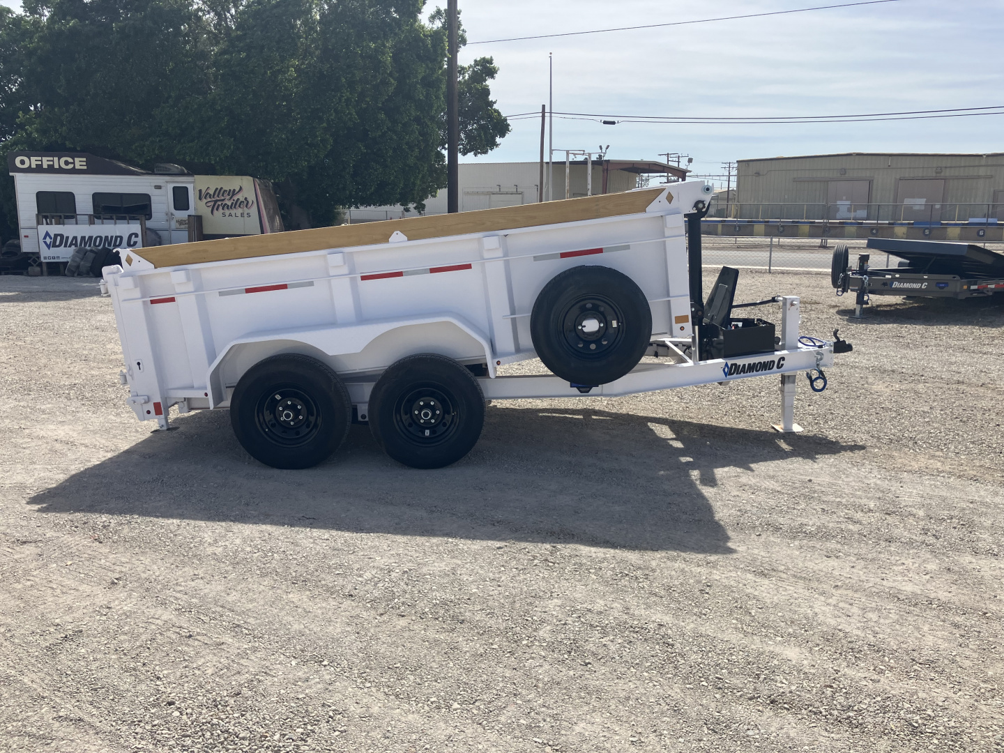 New 2026 Diamond C Trailers MDT 12 X 77 X 32 Dump Trailer