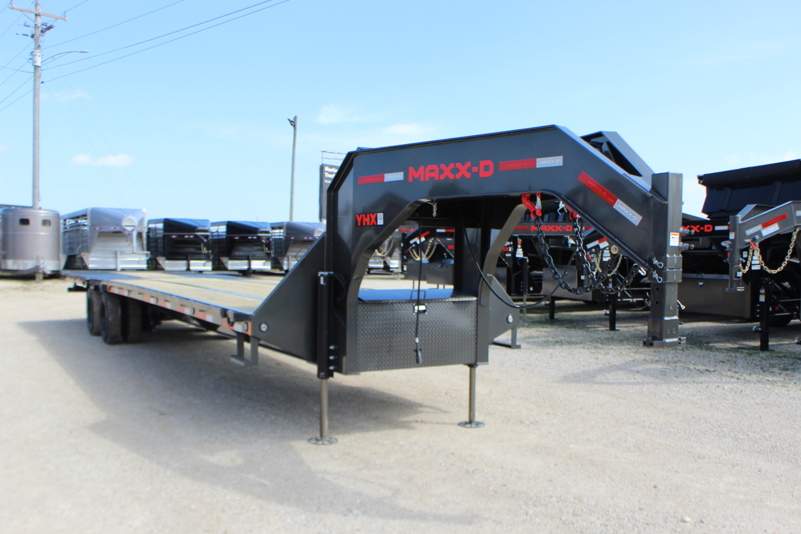 New 2026 MAXX-D YHX 36' Gooseneck Hydraulic Dovetail Trailer