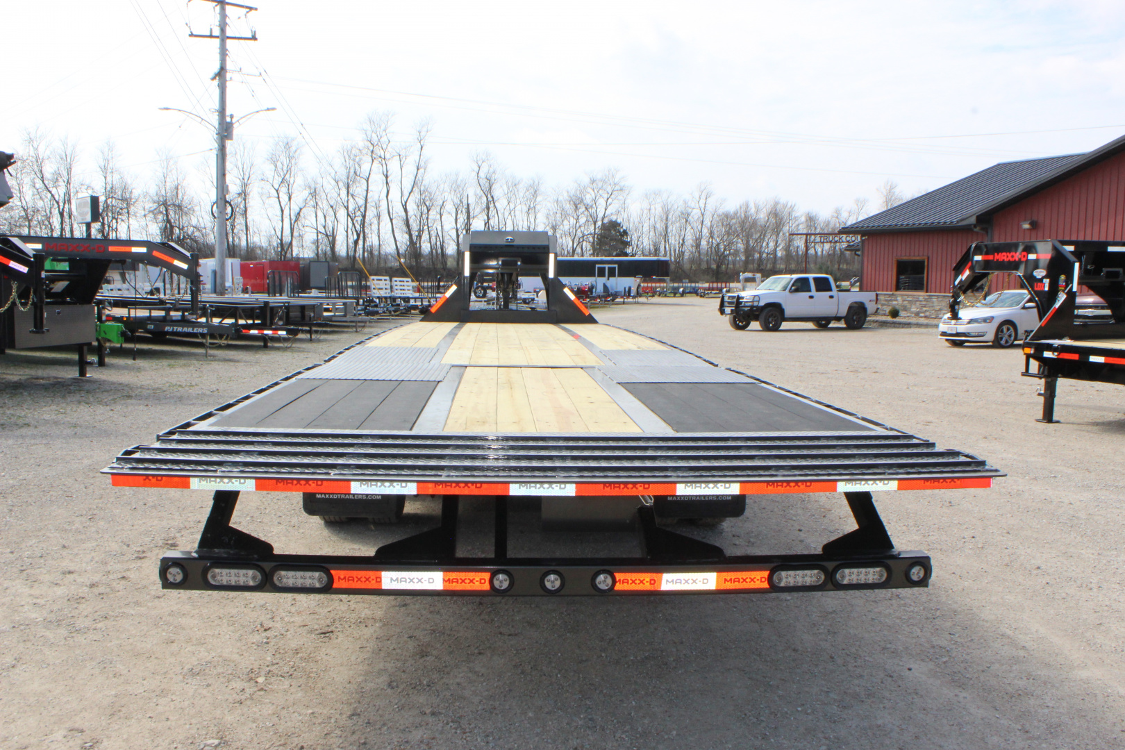 New 2026 MAXX-D YHX 36' Gooseneck Hydraulic Dovetail Trailer