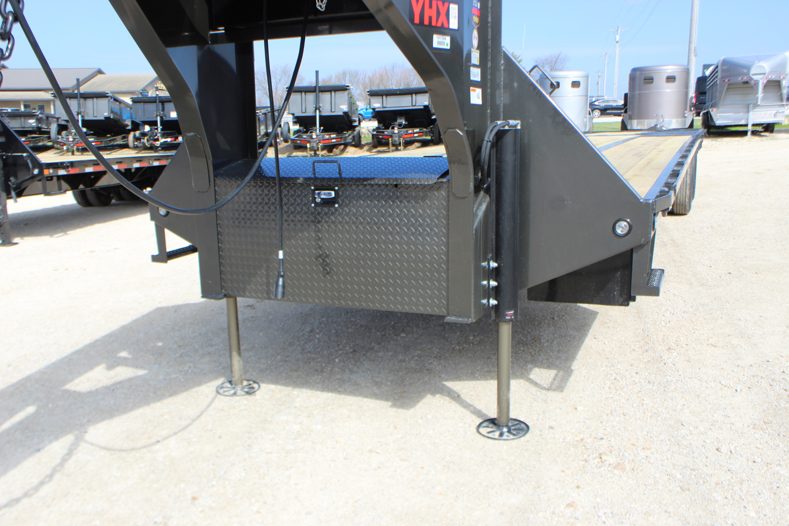 New 2026 MAXX-D YHX 36' Gooseneck Hydraulic Dovetail Trailer