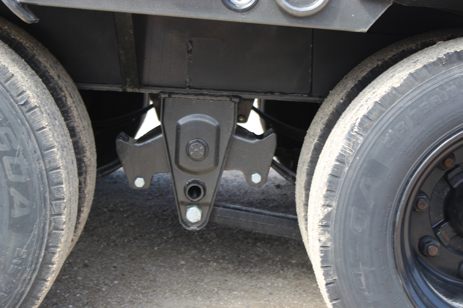 New 2026 MAXX-D YHX 36' Gooseneck Hydraulic Dovetail Trailer