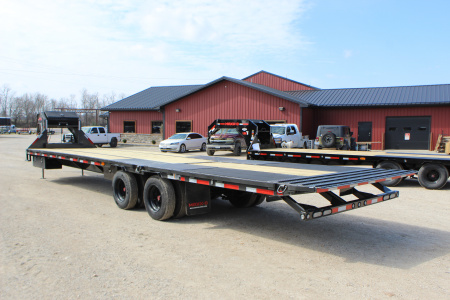 New 2026 MAXX-D YHX 36' Gooseneck Hydraulic Dovetail Trailer