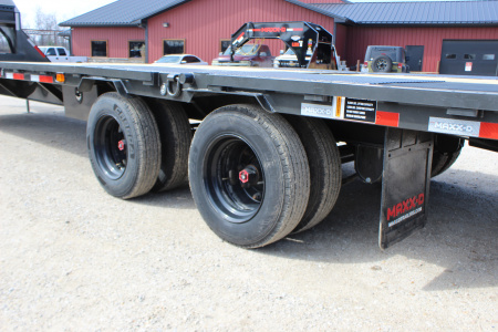 New 2026 MAXX-D YHX 36' Gooseneck Hydraulic Dovetail Trailer