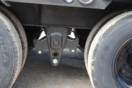 New 2026 MAXX-D YHX 36' Gooseneck Hydraulic Dovetail Trailer