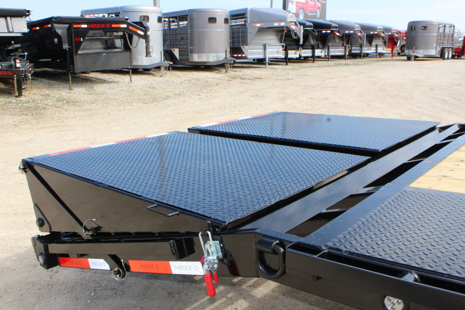 New 2026 MAXX-D LDX 28' Gooseneck Flatbed Trailer
