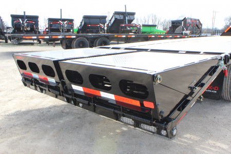 New 2026 MAXX-D LDX 28' Gooseneck Flatbed Trailer