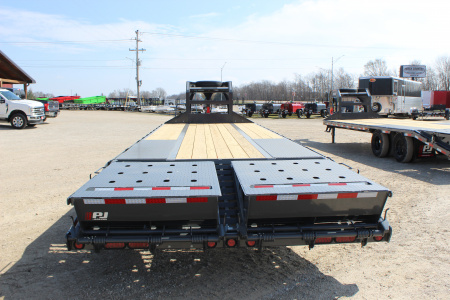 New 2026 PJ Trailers LD 28' Gooseneck Flatbed Trailer