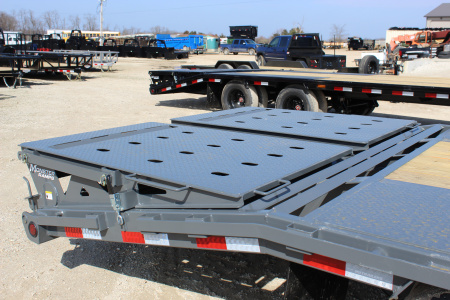 New 2026 PJ Trailers LD 28' Gooseneck Flatbed Trailer