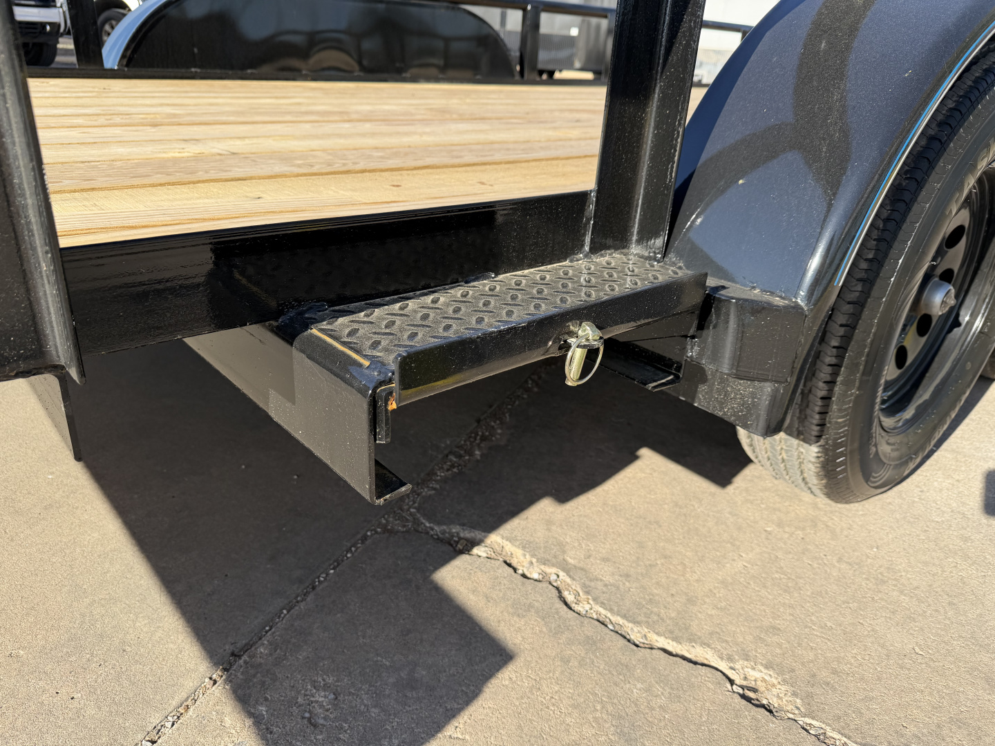 New #260802 2026 TOP HAT MP 18 X 83 TANDEM AXLE 7K PIPE TOP UTILITY W/ SLIDE IN RAMPS